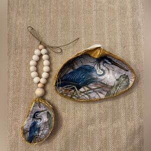 Trinket dish / bottle decor